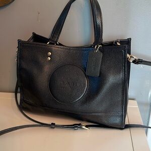 Coach Dempsey Black  bag with cross-body strap. Excellent condition ♥️🌺🌸